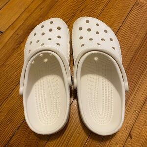Crocs size J 5 or women’s 6